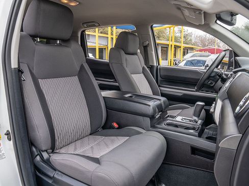 Used 2015 Toyota Tundra SR5 w/ SR5 Upgrade Package image 20