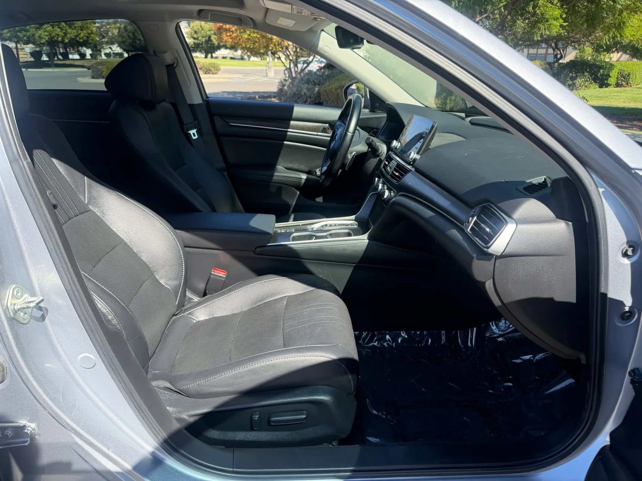 Used 2020 Honda Accord Touring image 11