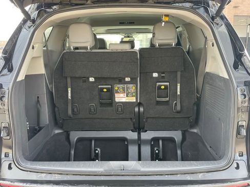 Used 2024 Toyota Sienna XLE image 11