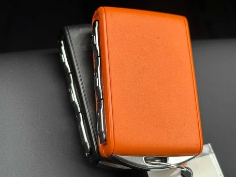 Certified 2025 Volvo XC90 B6 Plus image 39