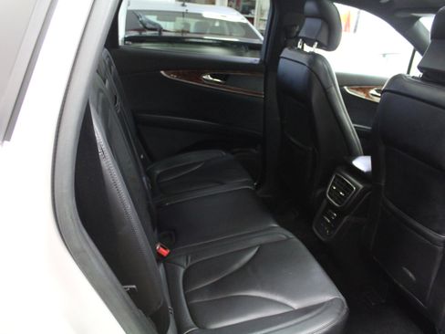 Used 2017 Lincoln MKX Reserve w/ Driver Assistance Package image 26