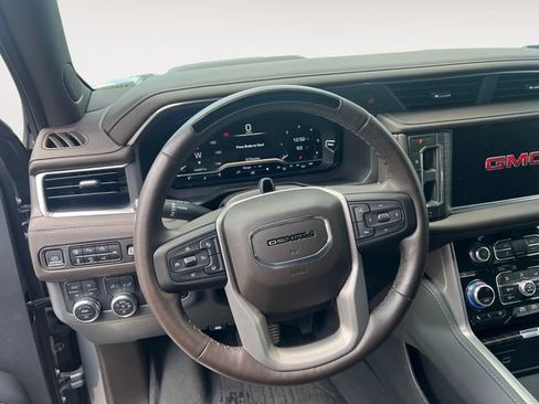 Used 2023 GMC Yukon XL Denali w/ Denali Reserve Package AWD/4WD image 13