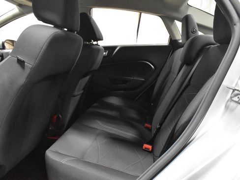 Used 2014 Ford Fiesta SE image 5