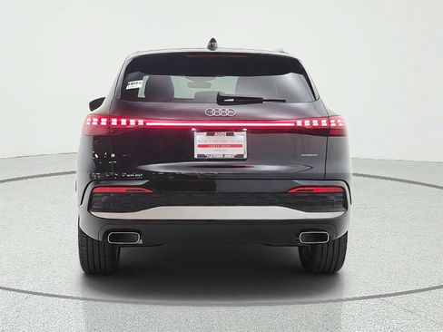 Used 2025 Audi Q5 Premium Plus w/ Premium Plus AWD/4WD image 6