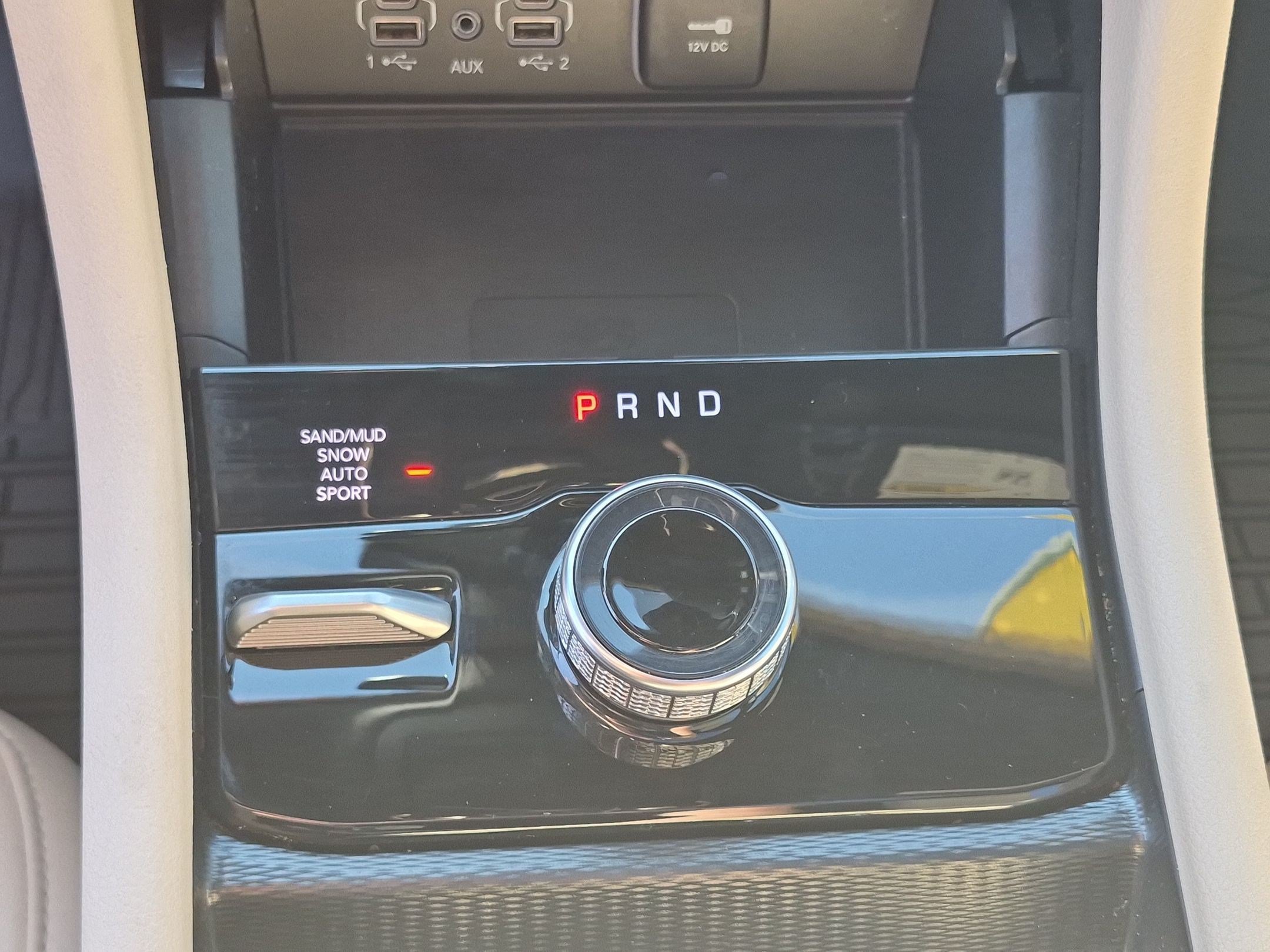 Used 2025 Jeep Grand Cherokee Limited w/ Luxury Tech Group II AWD/4WD image 26