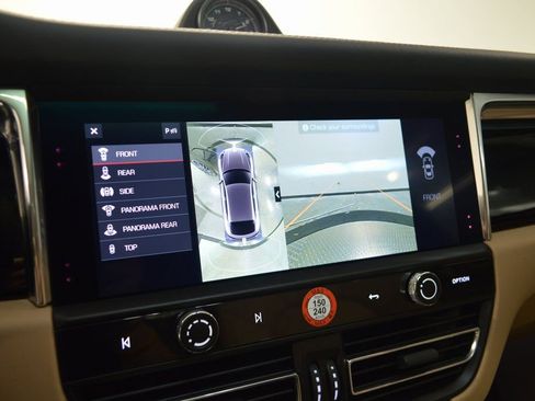 Certified 2025 Porsche Macan image 29