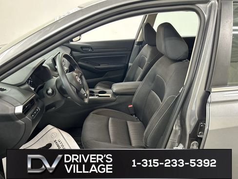 Used 2023 Nissan Altima 2.5 S FWD image 9
