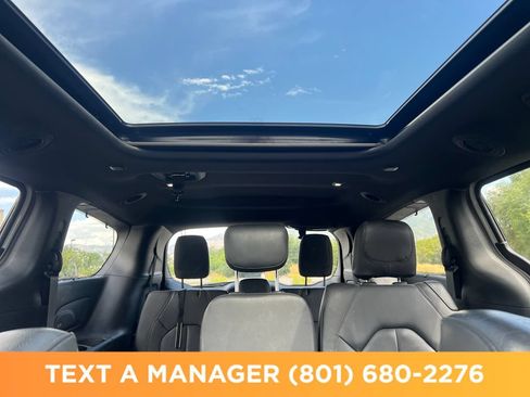 Used 2019 Chrysler Pacifica Touring-L FWD image 29
