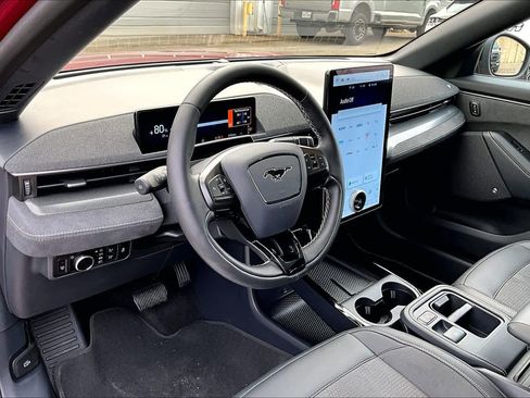 Certified 2025 Ford Mustang Mach-E GT image 17