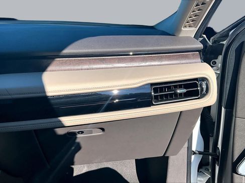 Used 2023 Lincoln Aviator Grand Touring w/ Equipment Group 301A AWD/4WD image 18