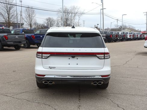 New 2026 Lincoln Aviator AWD image 5