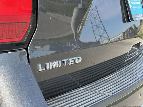 Used 2021 Ford Expedition Limited image 32