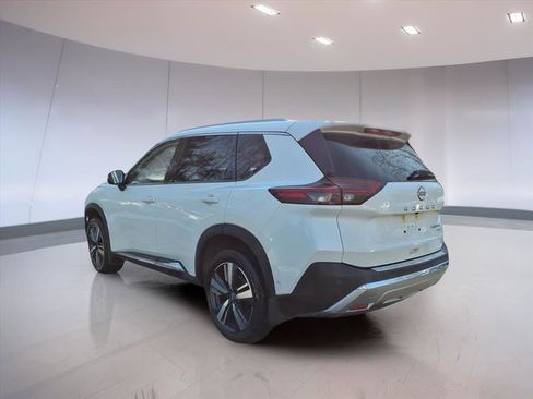 Used 2023 Nissan Rogue Platinum w/ Platinum Premium Package image 3