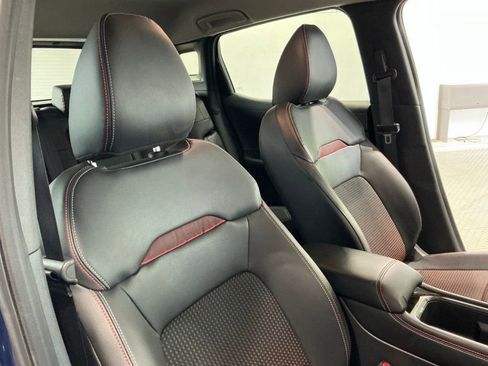 Used 2025 Nissan Kicks SR image 17