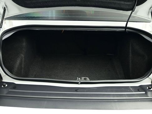 Used 2019 Dodge Challenger R/T w/ Plus Package image 28