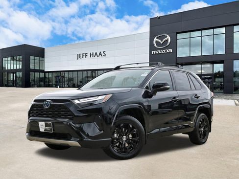 Used 2024 Toyota RAV4 SE AWD/4WD image 1