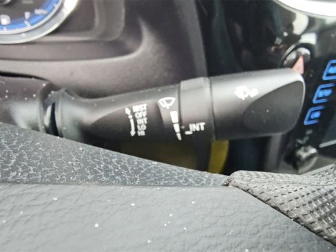 Used 2018 Toyota Corolla LE image 15