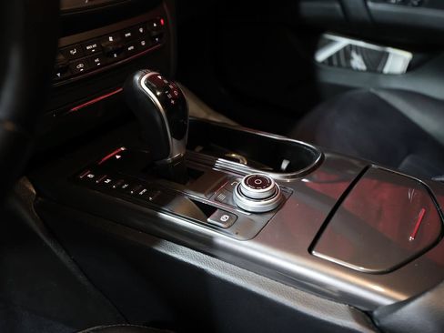 Used 2018 Maserati Ghibli RWD image 21