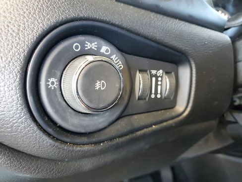 Used 2022 Jeep Renegade Latitude w/ Convenience Group AWD/4WD image 25