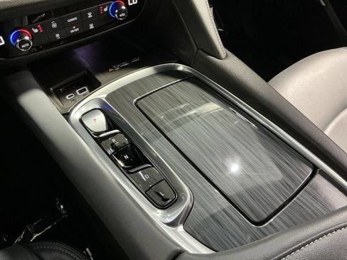 Used 2024 Buick Enclave Essence w/ Experience Buick Package FWD image 23