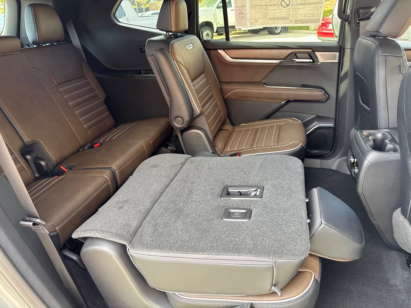 Used 2026 GMC Acadia Denali Ultimate w/ LPO, Floor Liner Package AWD/4WD image 20