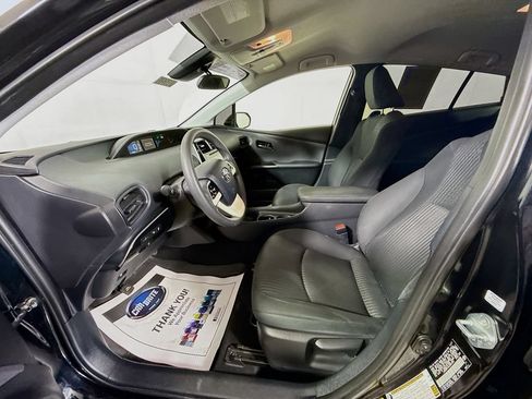 Certified 2018 Toyota Prius Two w/ Prius Two Safety Plus Package FWD image 20
