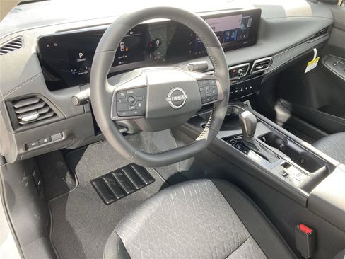 New 2026 Nissan Sentra SV w/ SV Convenience Package FWD image 8
