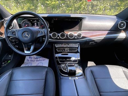 Used 2018 Mercedes-Benz E 400 4MATIC Sedan image 15