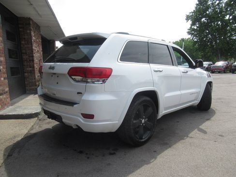 Used 2015 Jeep Grand Cherokee Overland w/ Advanced Technology Group AWD/4WD image 8