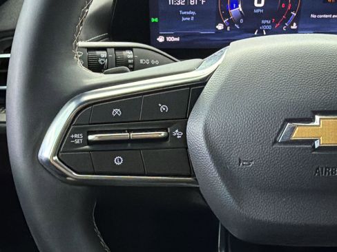 Used 2026 Chevrolet Traverse LT FWD image 17