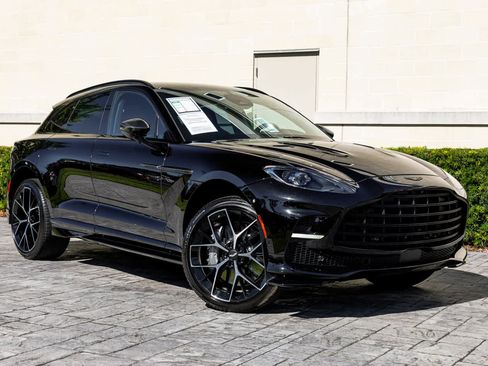 Used 2025 Aston Martin DBX 707 image 31