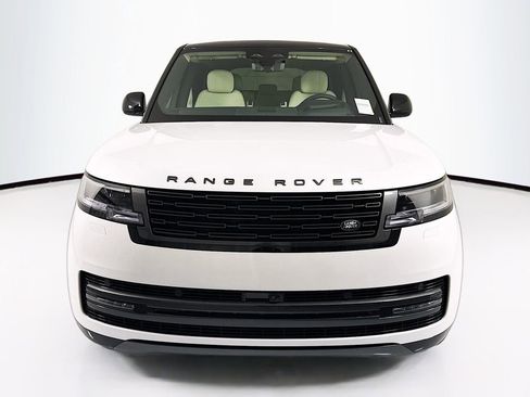 New 2026 Land Rover Range Rover SE image 2