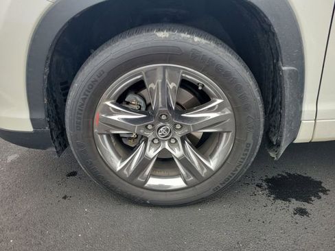 Used 2018 Toyota Highlander Limited Platinum image 18