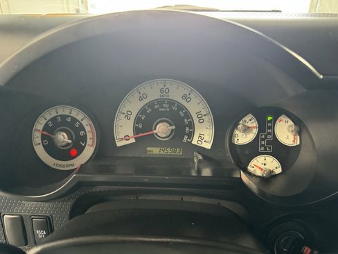 Used 2011 Toyota FJ Cruiser 4WD image 24