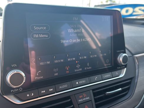 Used 2025 Nissan Altima 2.5 SV FWD image 17
