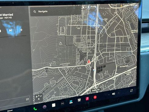 Used 2021 Tesla Model S Plaid image 18