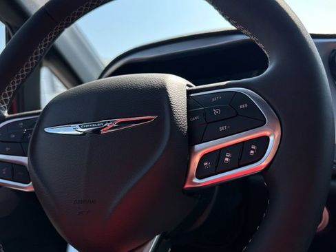 New 2026 Chrysler Pacifica Limited AWD/4WD image 44