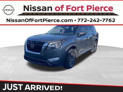Used 2023 Nissan Pathfinder SV