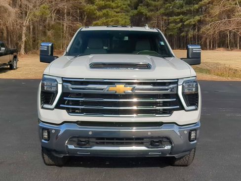 Used 2024 Chevrolet Silverado 2500 LTZ w/ LTZ Plus Package image 3