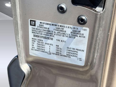 Used 2002 Chevrolet Avalanche 4x4 w/ Off-Road Suspension Pkg image 20