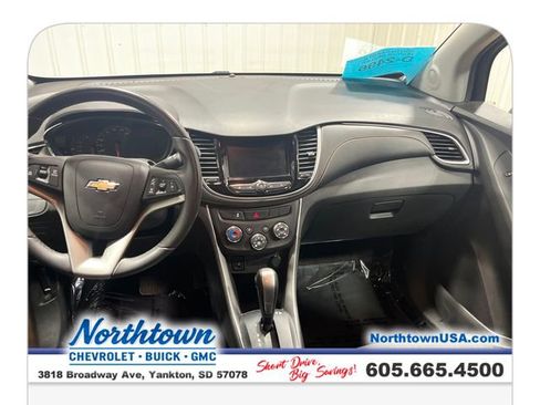 Used 2022 Chevrolet Trax LT w/ LT Convenience Package AWD/4WD image 19