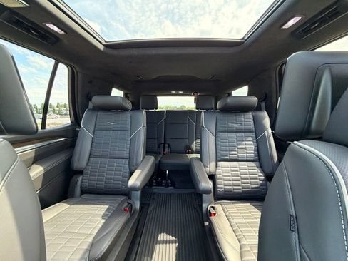 Used 2026 Cadillac Escalade Platinum Sport w/ LPO, ONYX Package AWD/4WD image 43