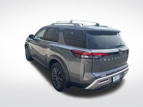 Used 2022 Nissan Pathfinder SL w/ SL Premium Package image 10