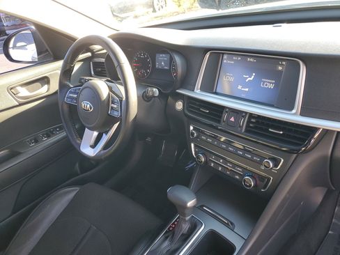 Used 2019 Kia Optima S image 8