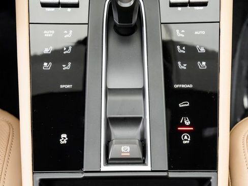 New 2026 Porsche Macan image 21