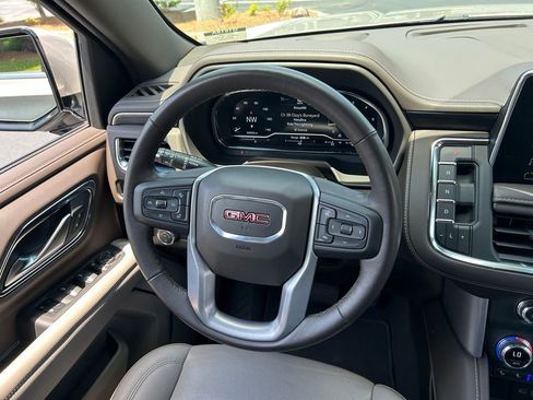 Used 2022 GMC Yukon SLT w/ SLT Luxury Package RWD image 24