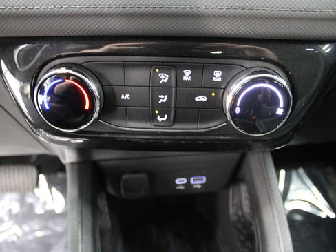 Used 2024 Chevrolet TrailBlazer LT image 27