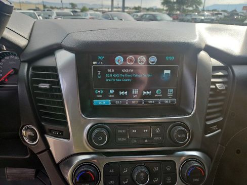 Used 2020 Chevrolet Suburban Premier image 17