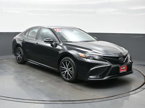 Used 2024 Toyota Camry SE FWD image 8