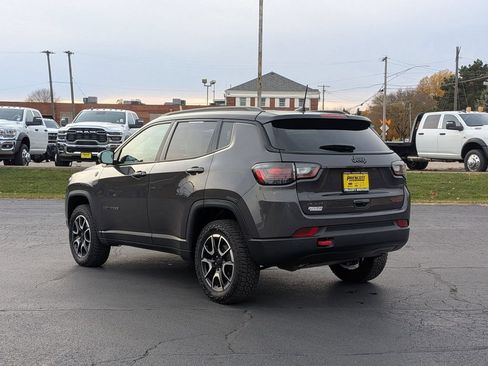 Used 2024 Jeep Compass Trailhawk w/ Trailhawk Elite Group AWD/4WD image 5
